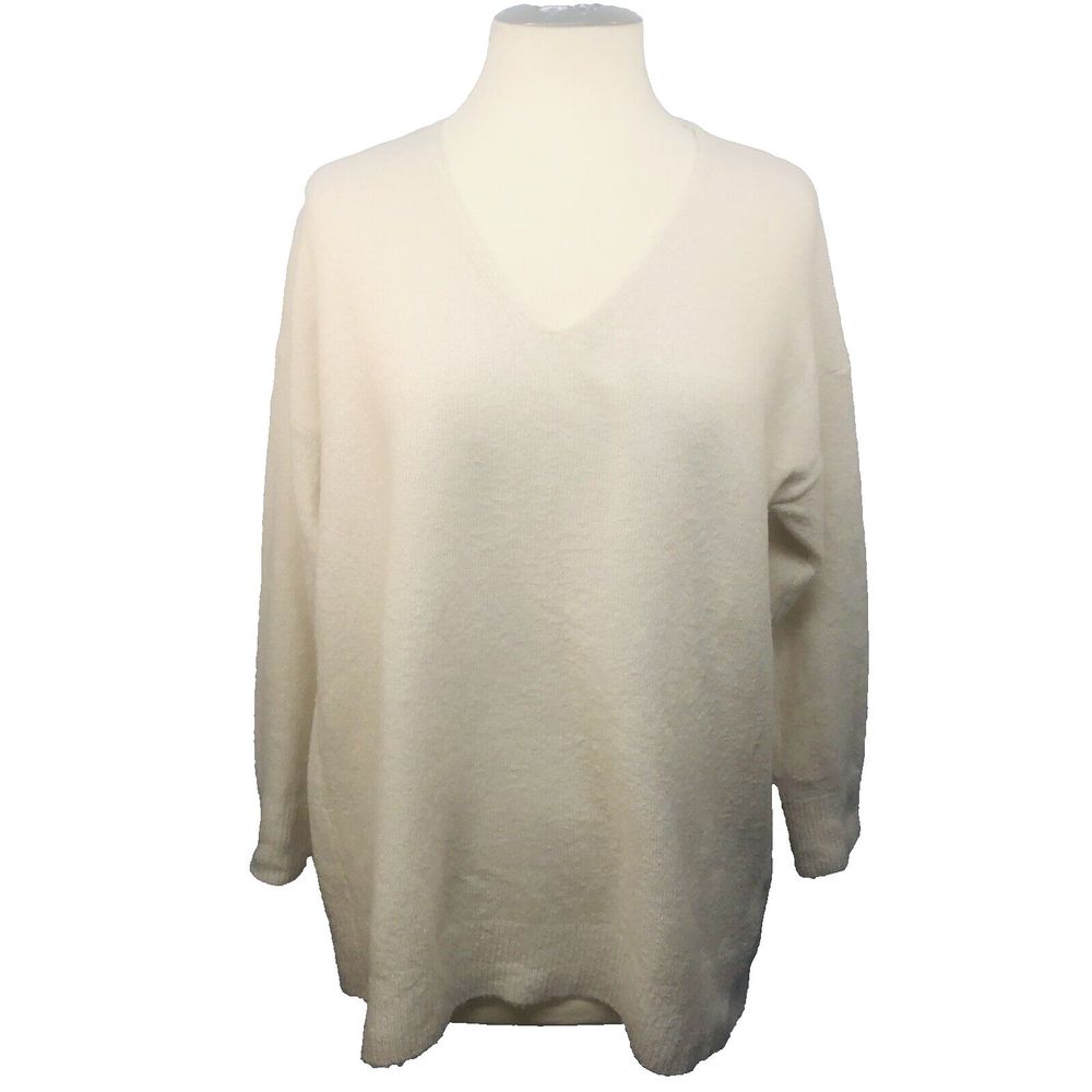 Dreamers for Anthropologie cream v-neck sweater size small, cotton blend